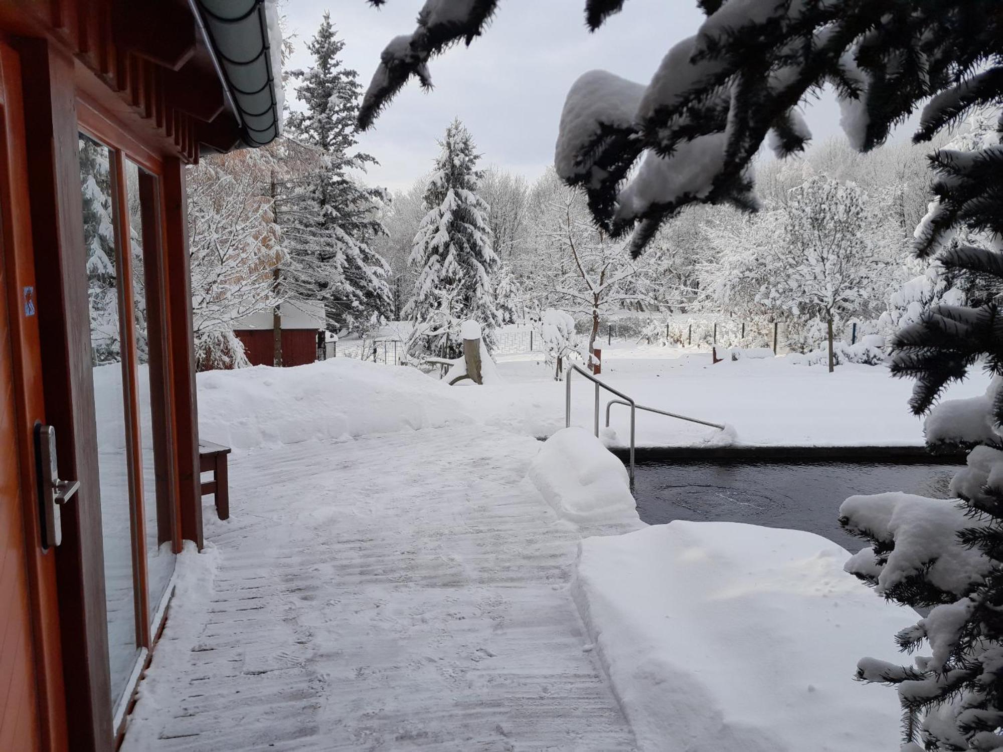 Guest House Sneznik Екстер'єр фото